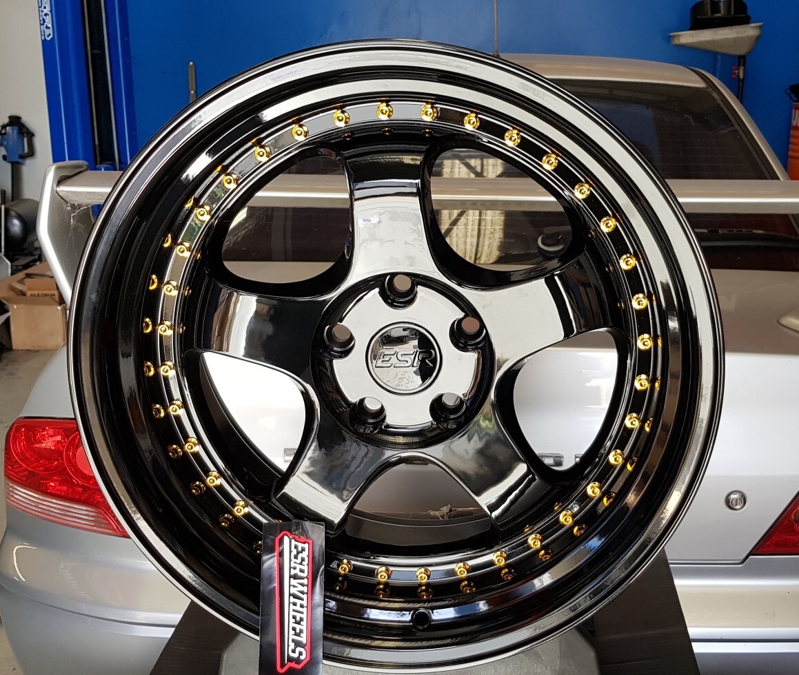 ESR SR06 Wheels Gloss Black 18x9.5" Offset+22 PCD5/114.3