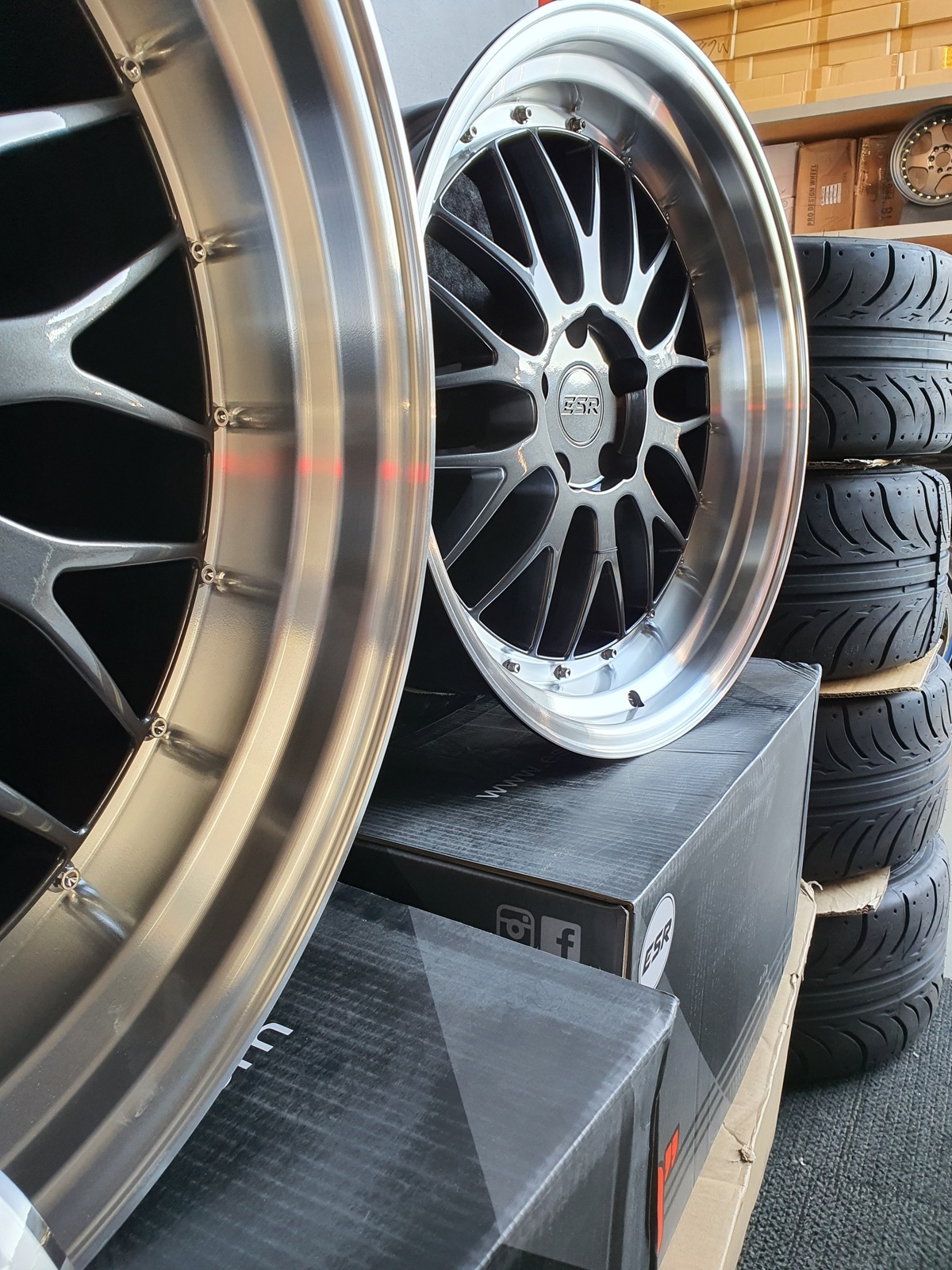 ESR SR05 Wheels Gunmetal Machined Lip 19x9.5" +22 Offset 5/114.3