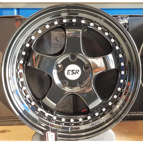 ESR SR06 Wheels Gloss Black Chrome 18x9.5" Offset+22 PCD5/114.3